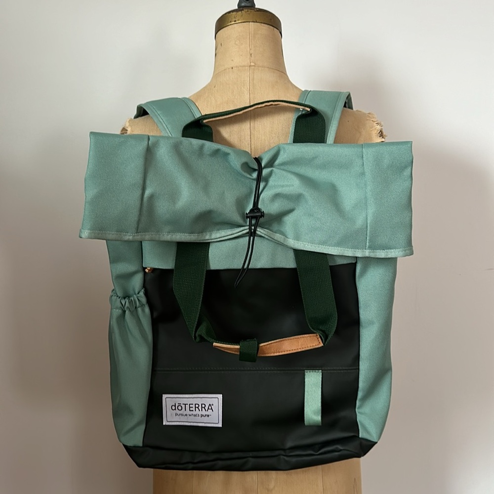 doTERRA backpack 2020 convention pursue made from recycled bottles NWOT 15x22x5
